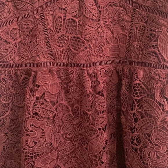 BNWT BB DAKOTA L Sutton Elegant Maroon Lace Dress size 8 retail $184 - Picture 4 of 4